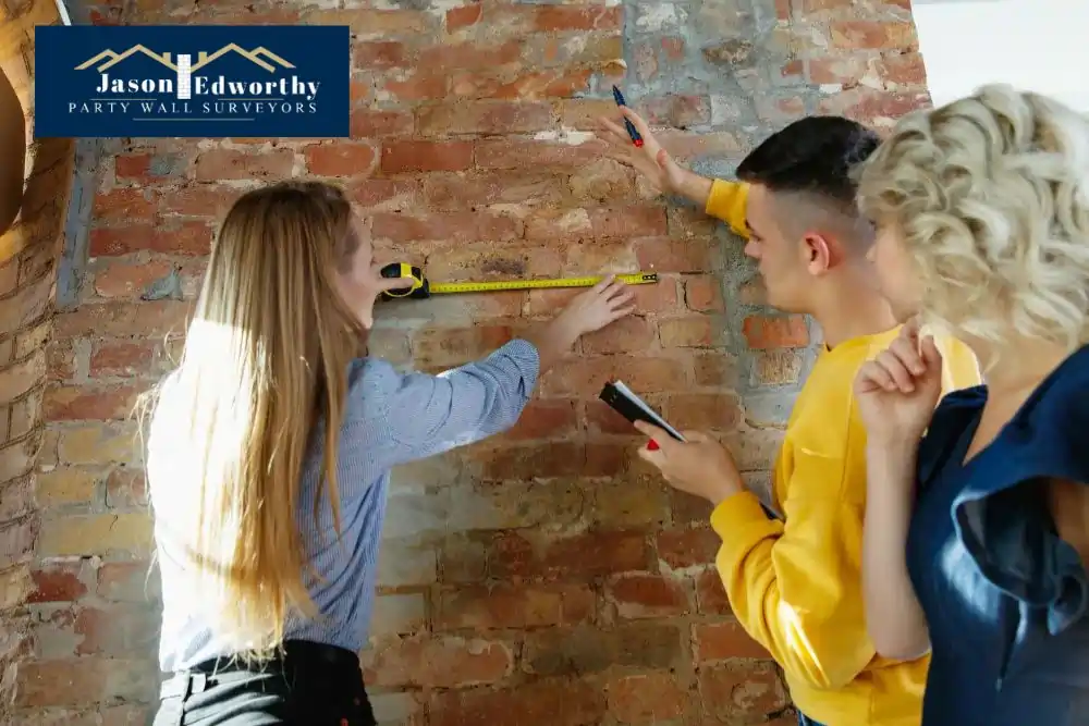 What are the responsibilities of a party wall surveyor Leicester?
